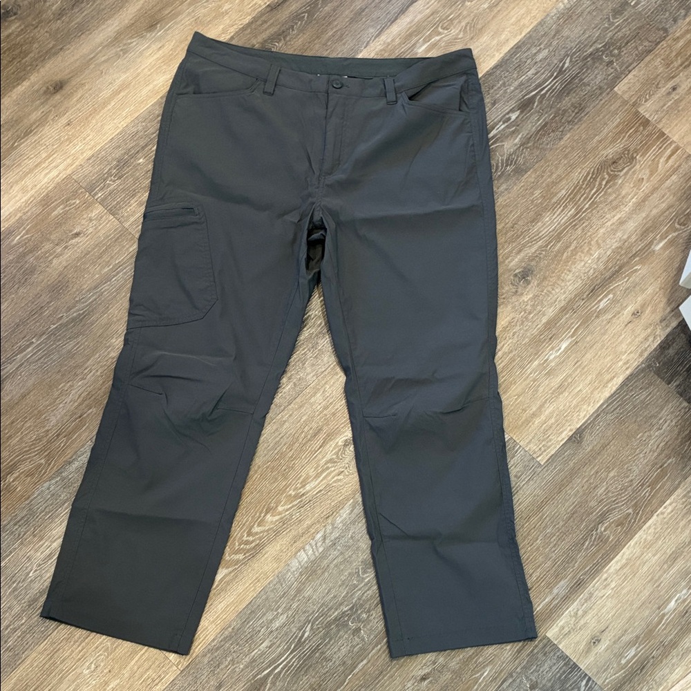 Eddie Bauer Men's Performance Dark Gray Pants - Picture 3 of 8